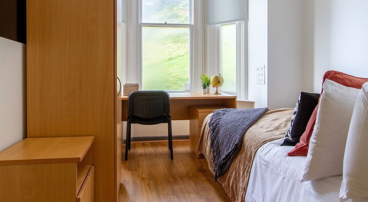 Silver Plus Single Bed Ensuite